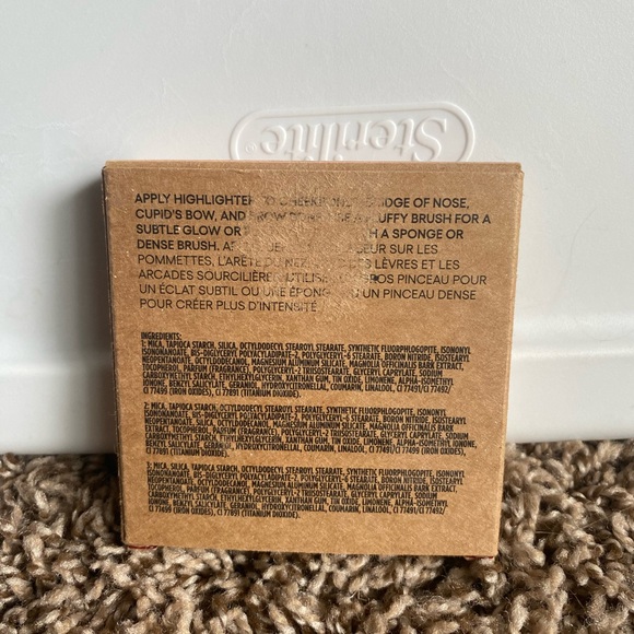 GXVE - Check My Glow highlighter in Platinum Cowgirl - Picture 7 of 7